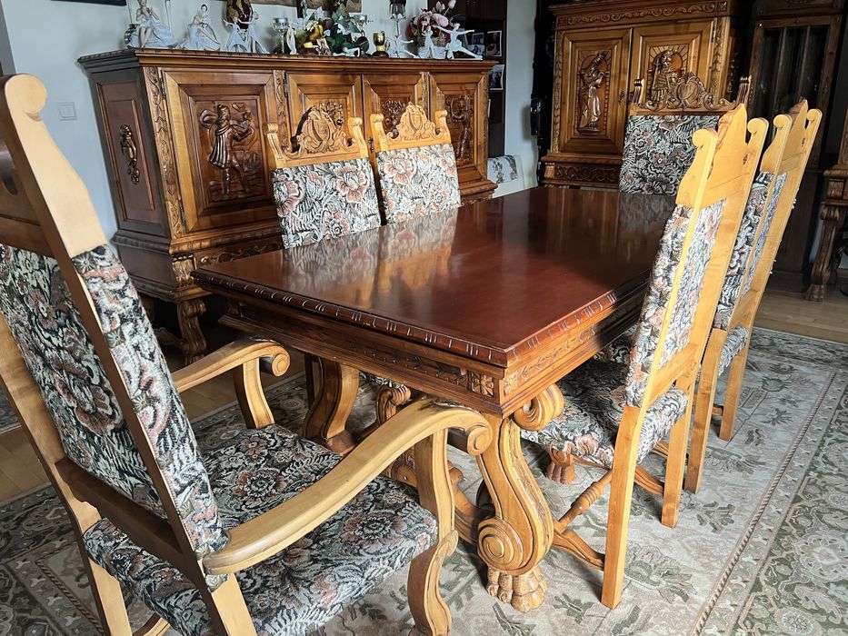 Zestaw ręcznie rzeźbionych dębowych mebli