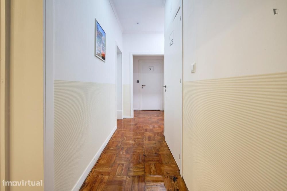 Quarto - localizado em Alameda Lisbon
