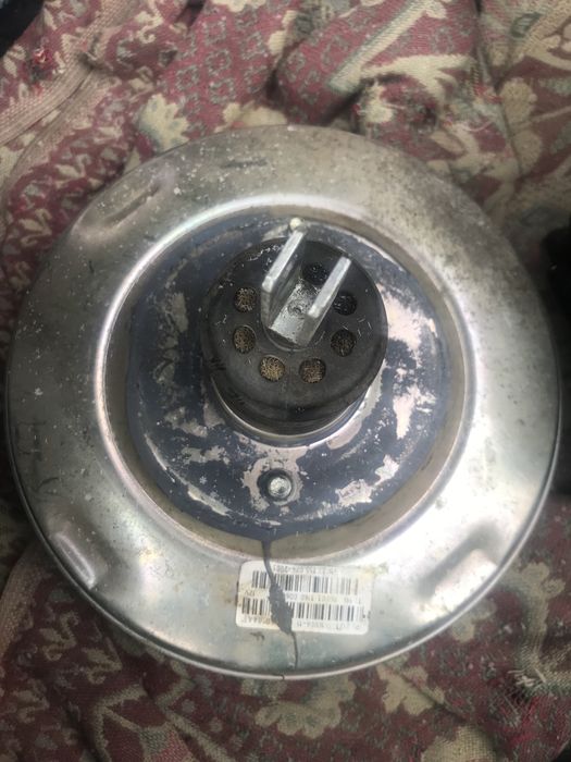 Продам вакуум на ниву 2123, шевро