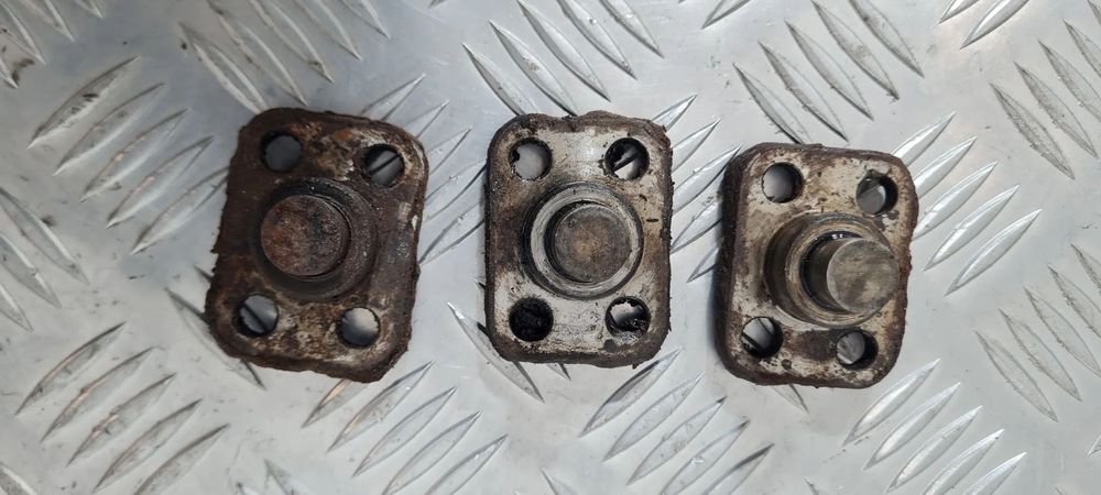 Suzuki Samurai Sworzeń Zwrotnicy