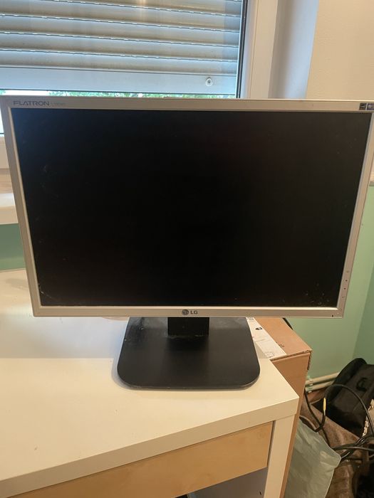 Monitor LG Flatron W2243S 21.5” – sprawny