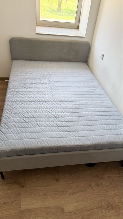 Cama casal com colchão
