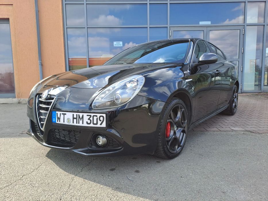 Alfa Romeo Giulietta QVline**Czarna Podsufitka**KolorNavi**Bixenon**Opłacona