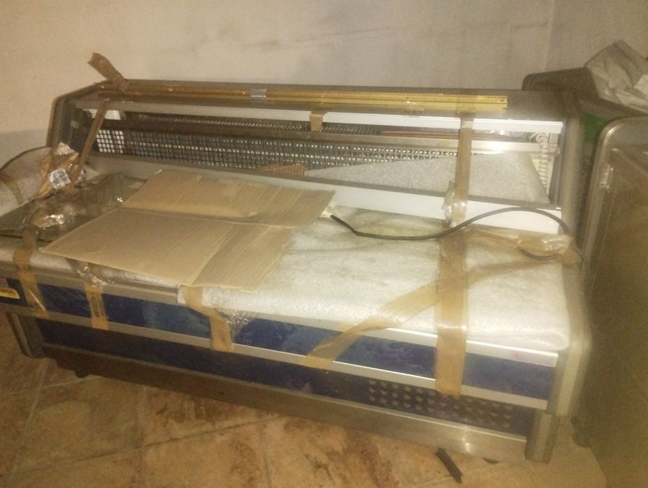 Vende se duas vitrines para restaurante ou café