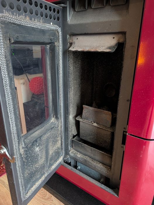 Salamandra 5.5kW Mika + aspirador cinzas + base em granito negro