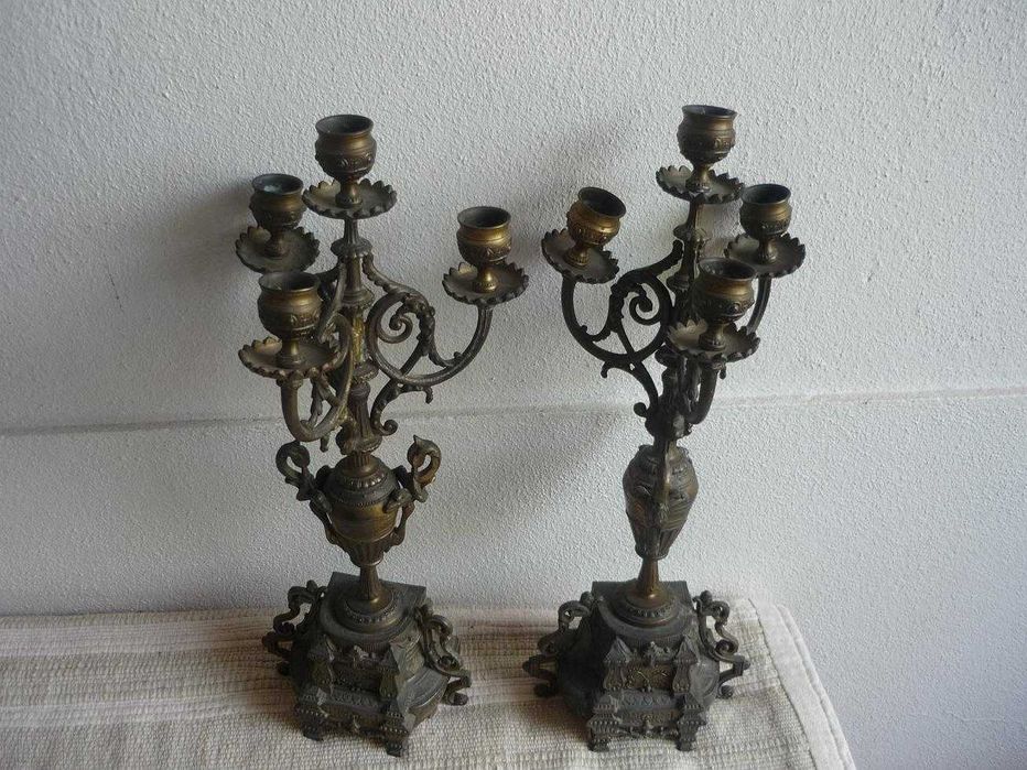 par candelabros para 4 lumes antigos