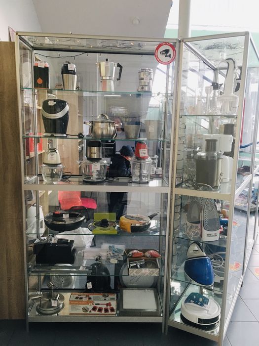 Полиці скляні та деревяні