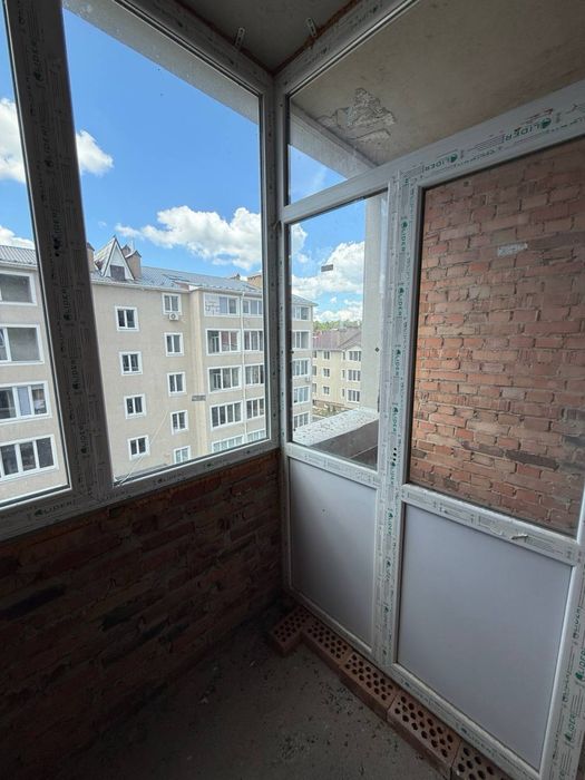 ТЕРМІНОВО! БЕЗ КОМІСІЇ ДЛЯ ПОКУПЦІВ! Велика однокімнатна квартира в закритому комплексі!