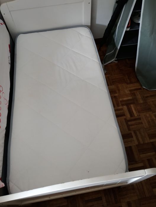 Cama de criança com colchão  1.40x70