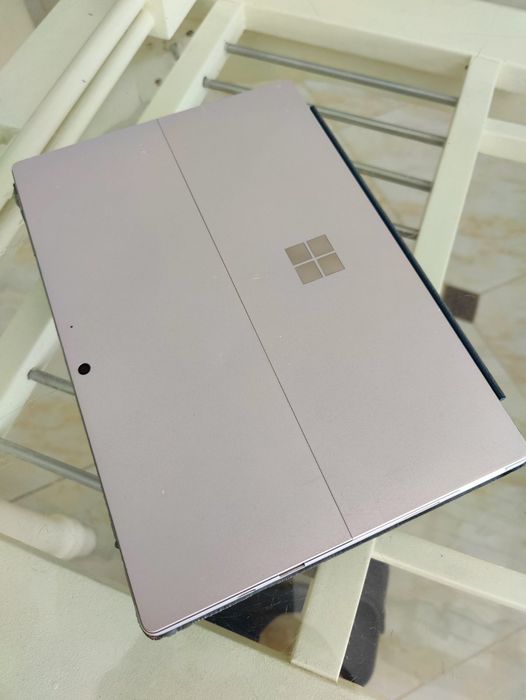 Microsoft Surfac 8/128 б.у рабочий