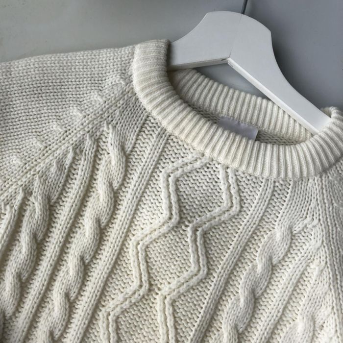 Bialy sweter akrylowy vintage
