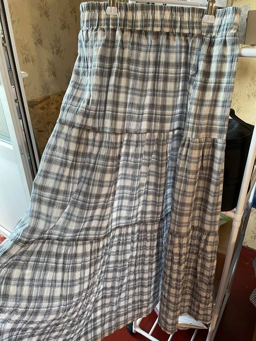 Довга спідниця у клітинку юбка у клітинкуз легкої тканини