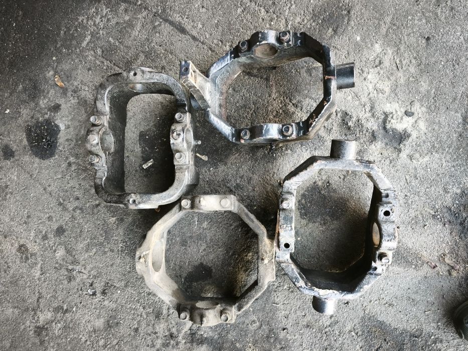 Колиска качеля рамка кронштейн бугеля гідроциліндра ЗІЛ САЗ КамАЗ МАЗ