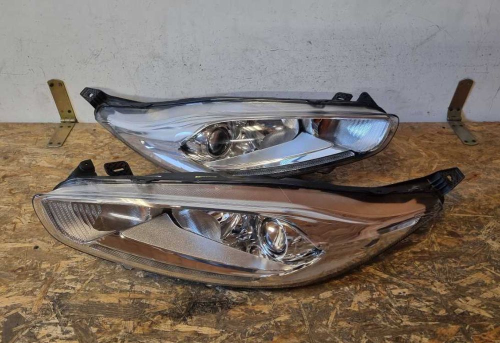 Ford Fiesta MK7 форд фиеста 7 Фары (фара левая, правая) европа америка