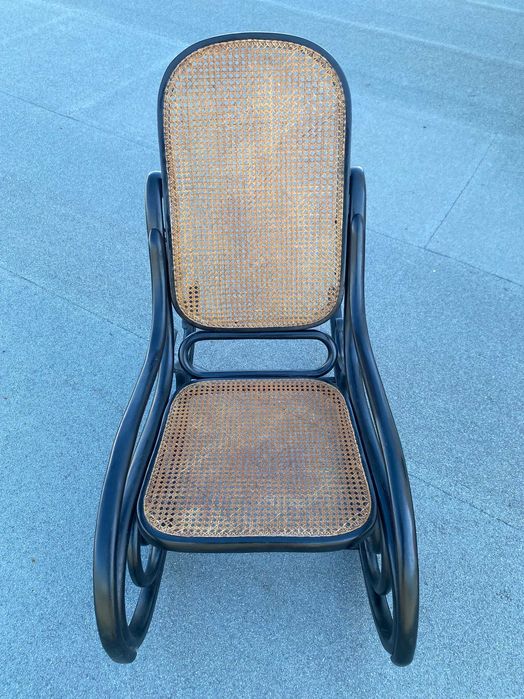 Cadeira Baloiço antiga restaurada - Estilo Thonet