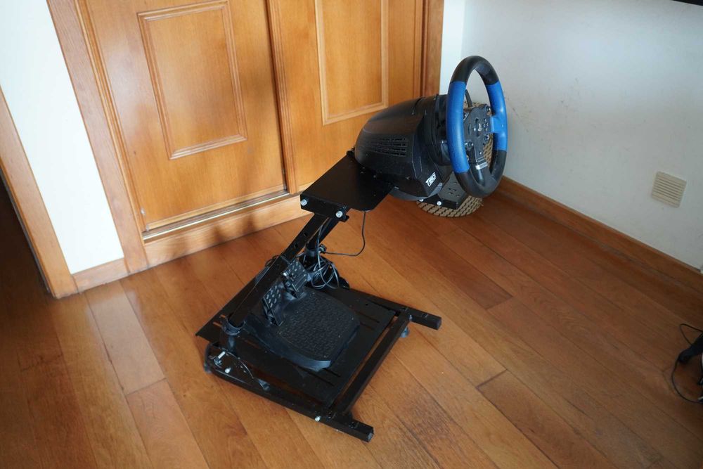 Thrustmaster T150 Force Feedback Racing Wheel + Suporte