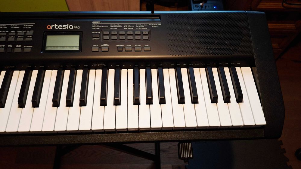Keyboard Artesia MA-88, statyw + krzesło