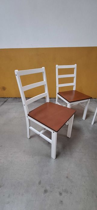 Conjunto mesa e cadeiras de jantar