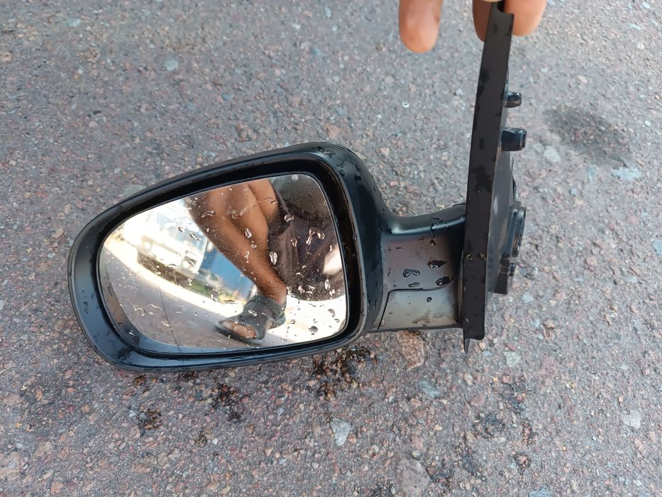 Продам зеркало Опель корса