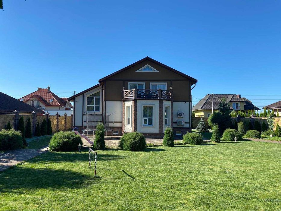 Продам добротний будинок на Агропереробці, з гаражем і ділянкою!