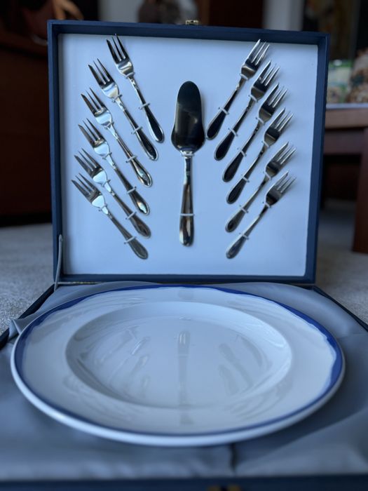 Prato Vista Alegre e talheres de sobremesa