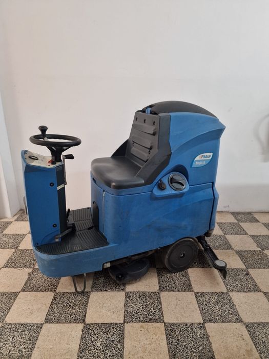 Autolavadora fimap, com todos os acessórios, baterias novas