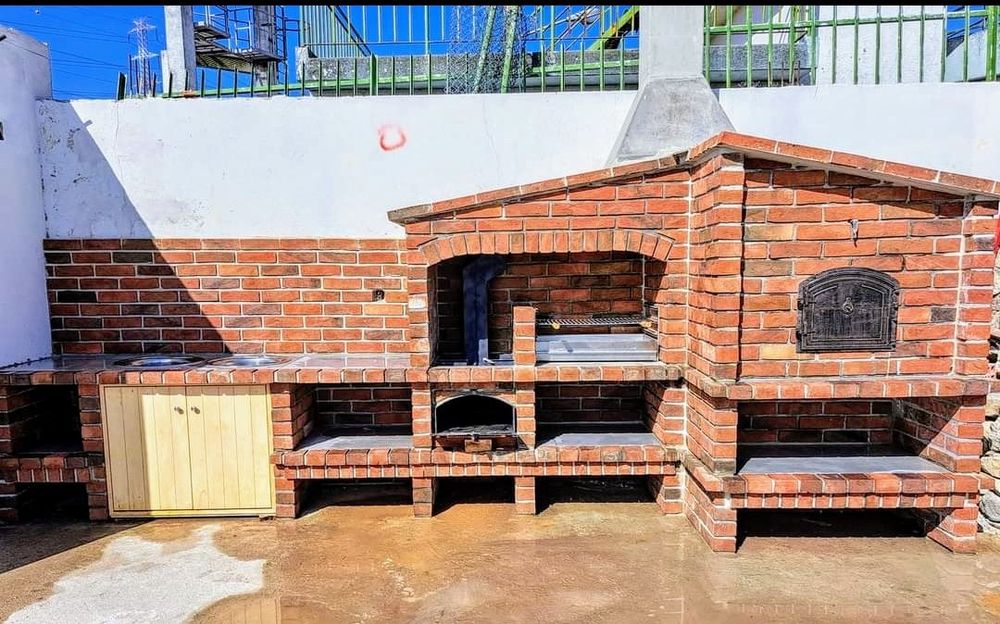 Churrasqueiras rusticas e linha moderna