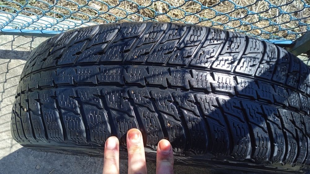 Колеса на мітсубіші ,р 16/215/70 nokian