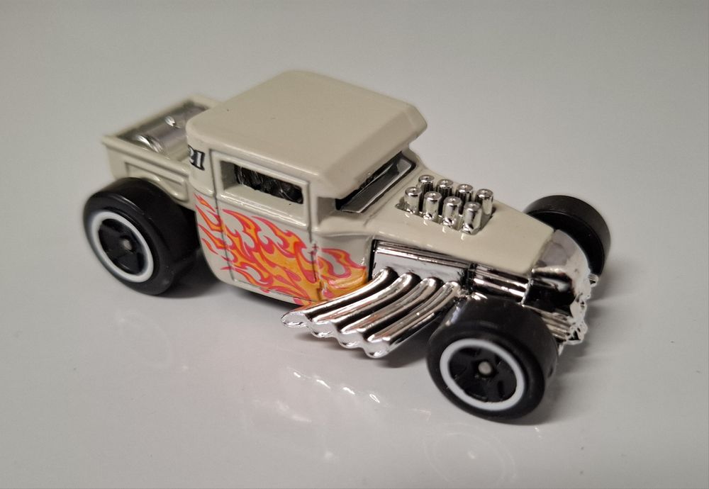 Hot Wheels - Bone Shaker