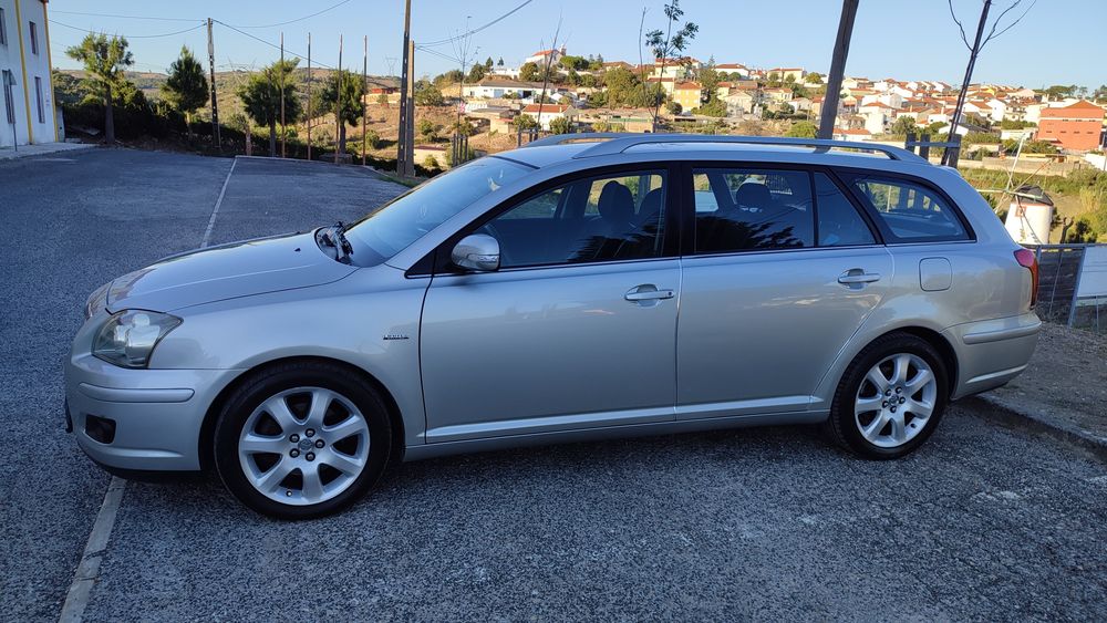 Carrinha Toyota Avensis foto 5