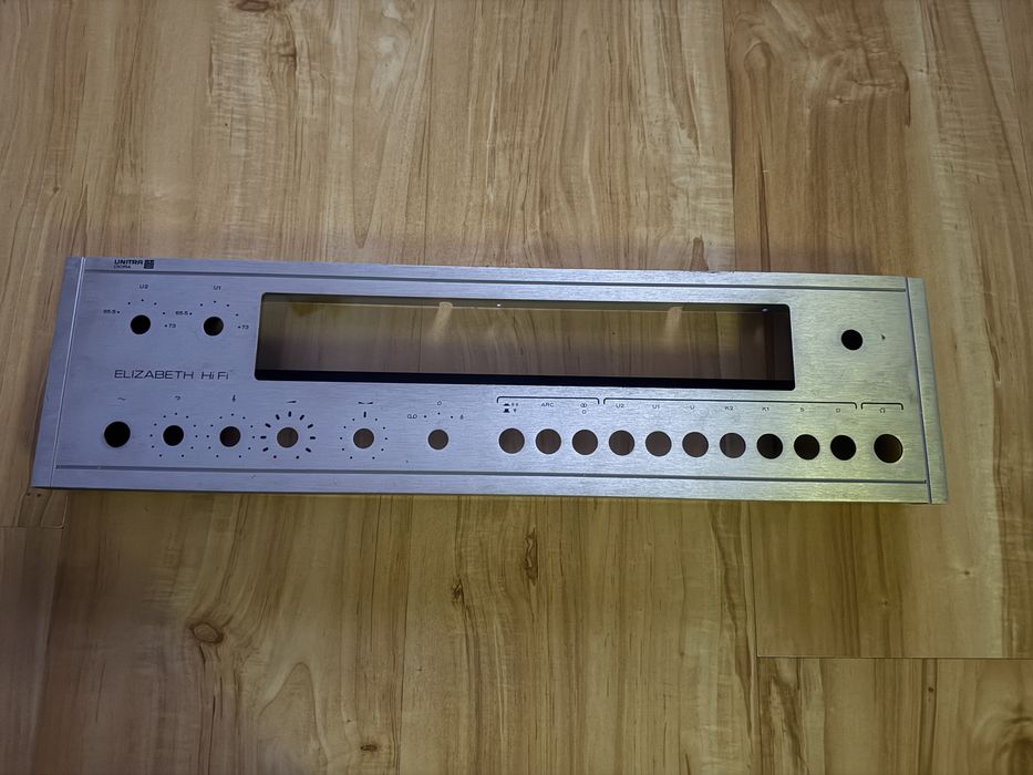 Elizabeth hi fi panel przedni
