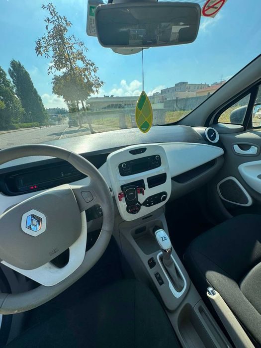 Renault Zoe 41KW (Bateria Própria, 350KM Autonomia)