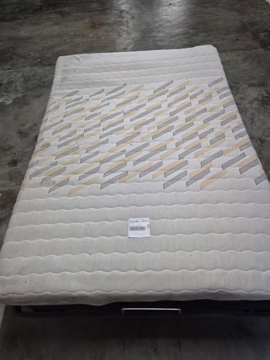 Cama de Casal+ Estrado com Elevação