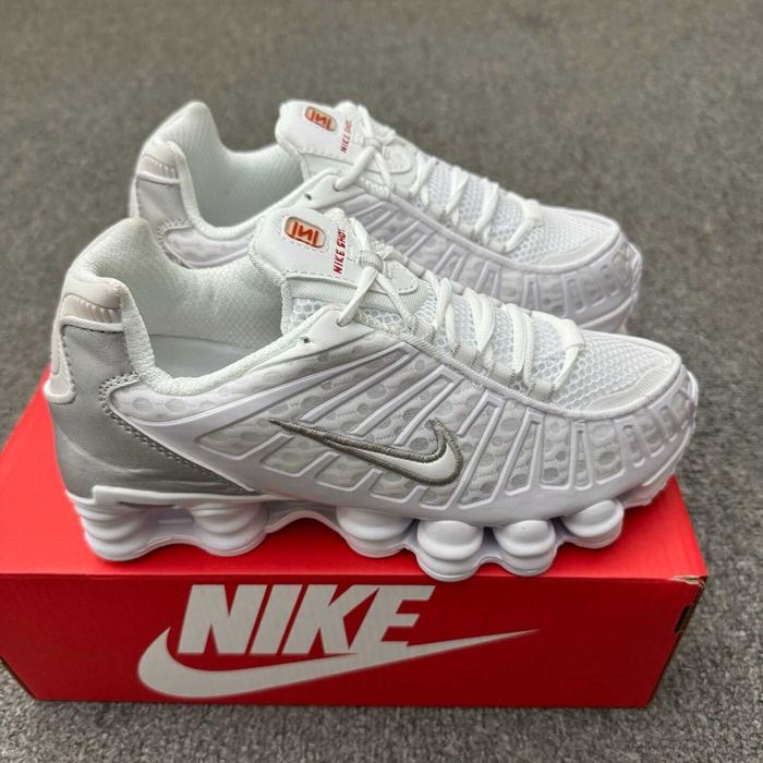 Buty Nike Shox biała nowe R.42