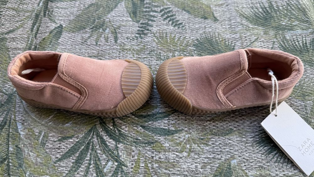 Alpercatas de menina - Zara Home - Tamanho 23