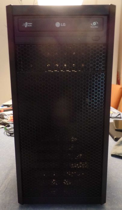 PC Case, Used but in Good Condition64737978439042123