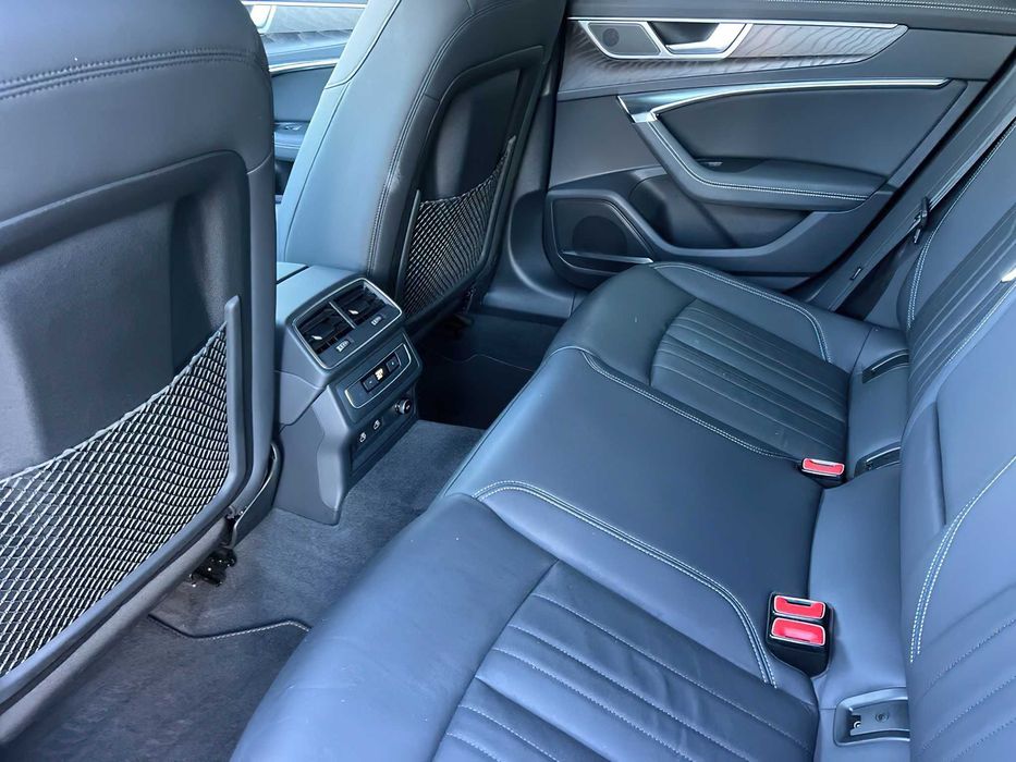 Audi A6      2023