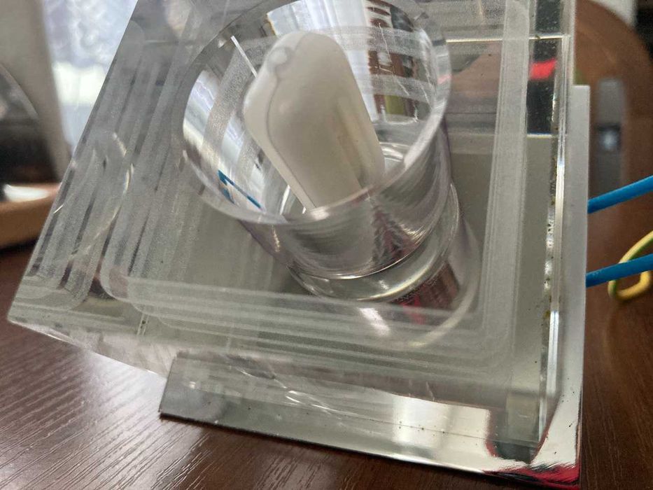 Стеклянные светильники в потолок, комплект.