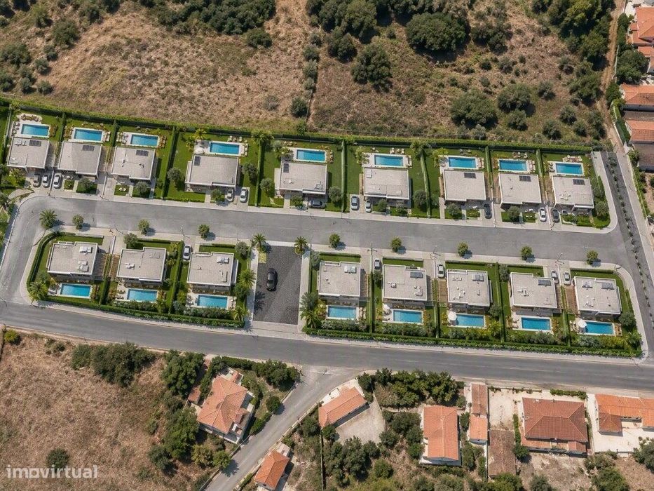Terreno com 28.700m2 e potencial para 17 moradias, em Olho Marinho,...