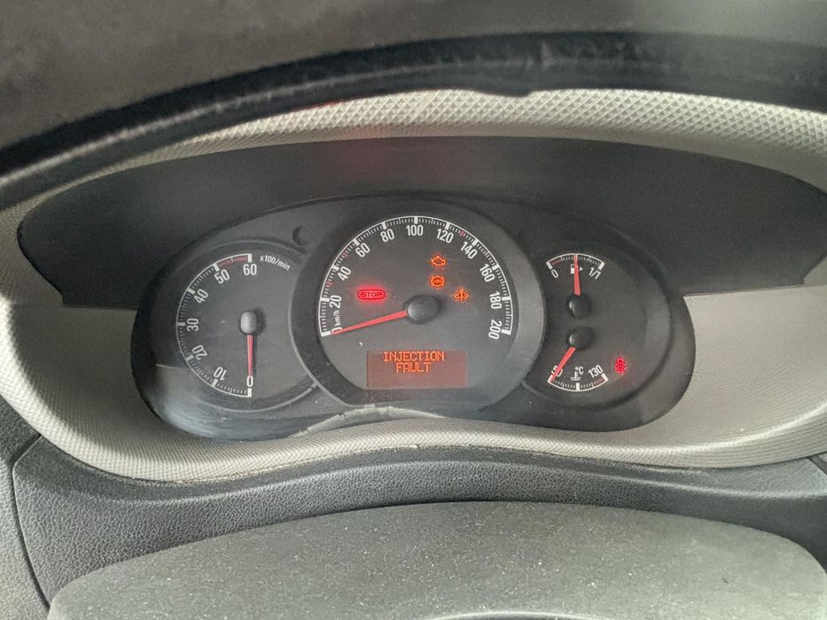 Вантажний бус Opel Movano дизель  2.3  2010 року