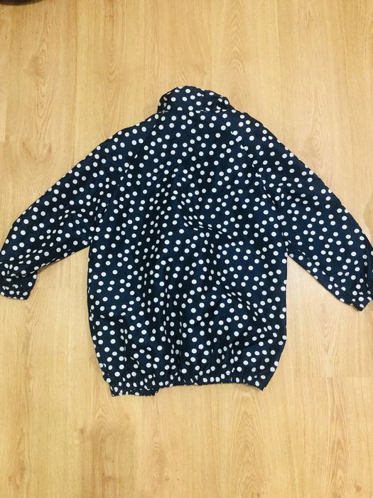 Kispo azul bolinhas brancas sem capuz