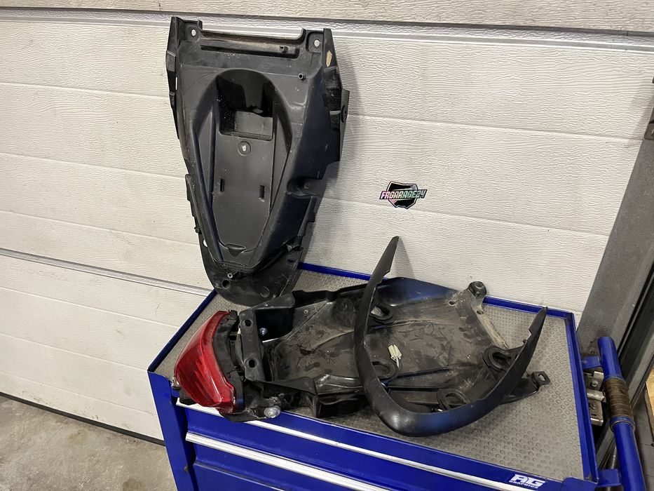 Zadupek ogon suzuki gladius sfv 650