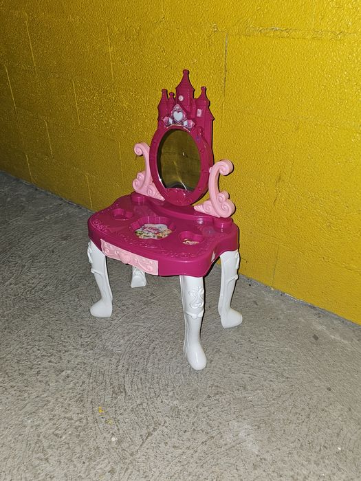 Toucador barbie semi-novo