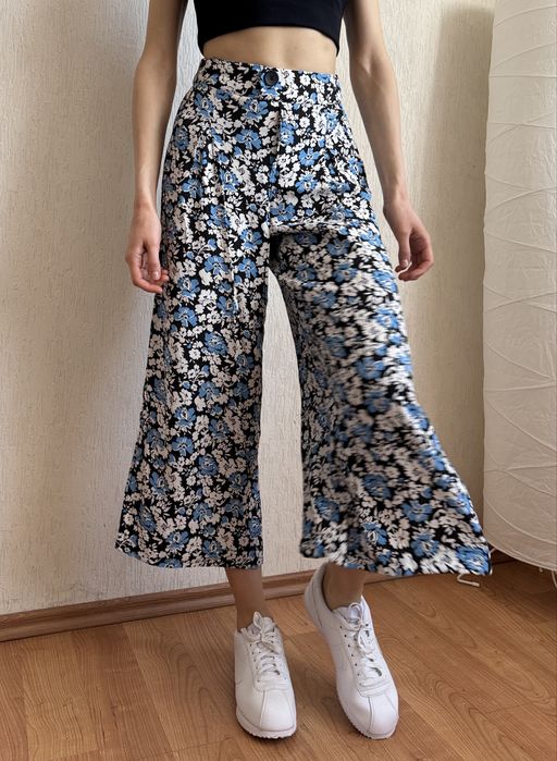 Літні вкорочені брюки з розрізами по сторонах XS