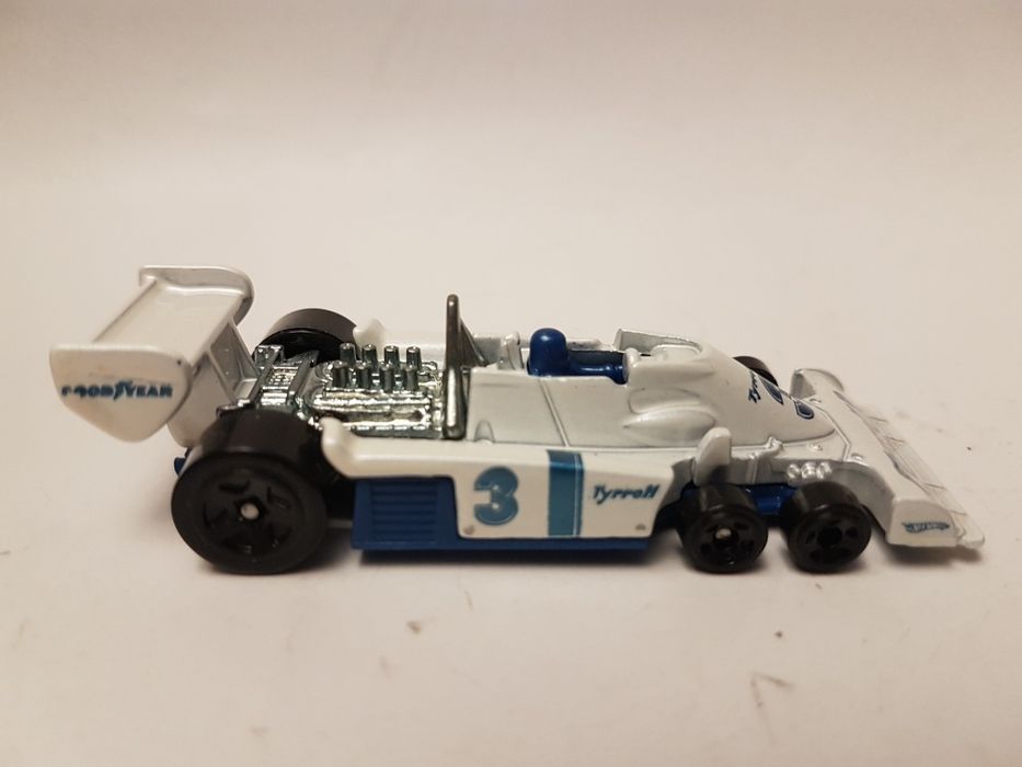 Hot Wheels Tyrrell P34 bolid Indy F1