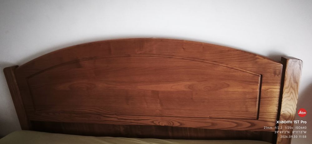 Cama de casal pequena