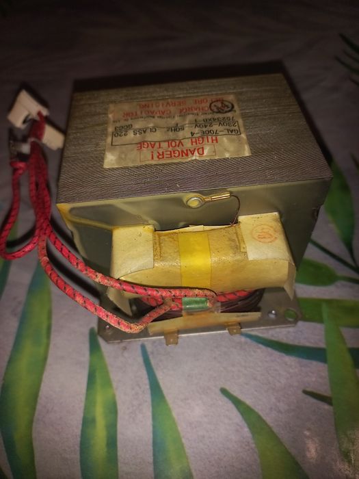 Мощный трансформатор рабочий на СВЧ печь, сварку, споттер, зарядное.