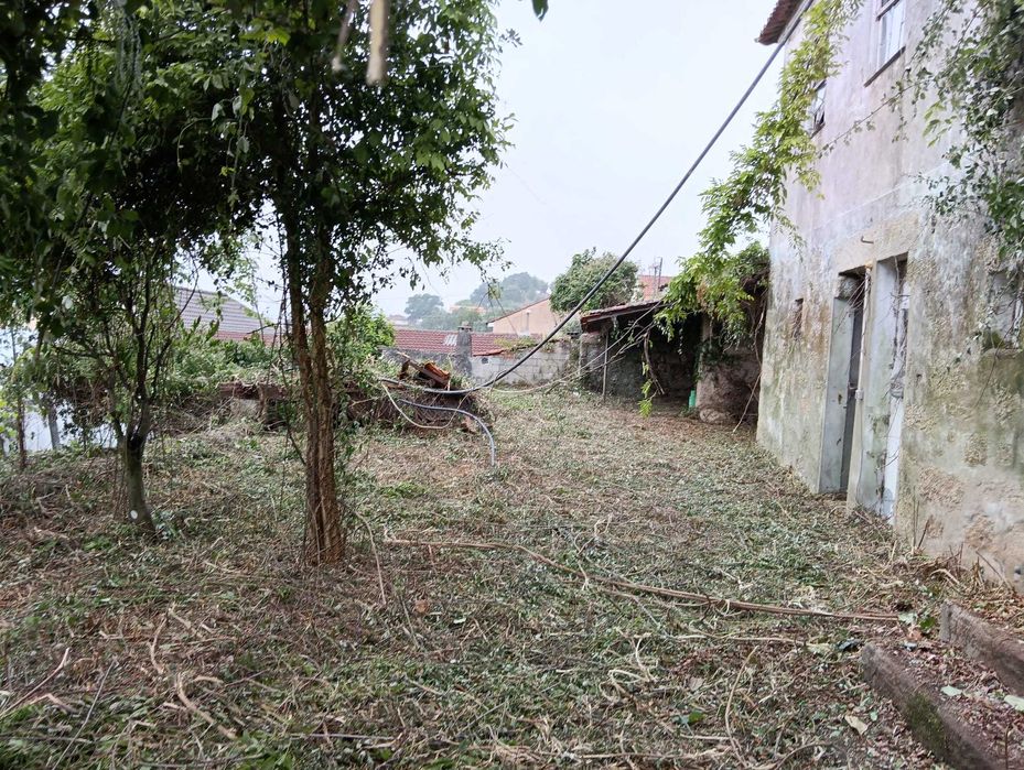 VENDO EM BALUGÃES casa rustica para recuperar