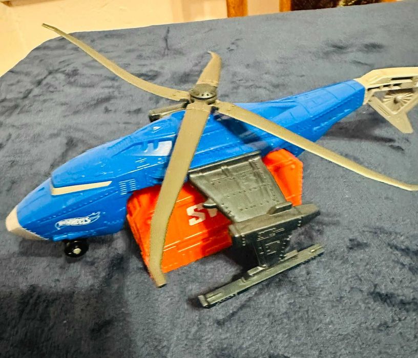 Ігровий набір Hot Wheels Super S.W.A.T. Copter з контейнером. Оригінал