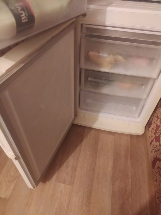Продам холодильник